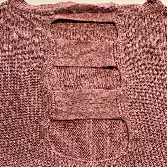 Light pink open back sweater - Picture 2 of 2